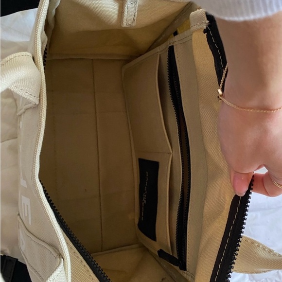 Marc Jacobs The Tote Bag - Picture 3 of 6